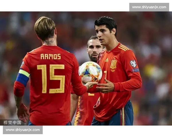 传承时刻！莫拉塔让袖标见证西班牙新老交替